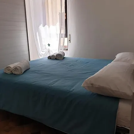 Seduti Di Fronte Al Mare Alghero