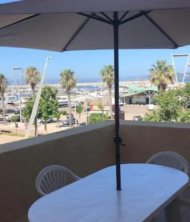 Seduti Di Fronte Al Mare Alghero